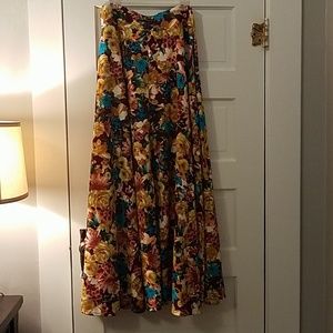 Agnes & Dora Beautiful Floral Textured Ball Skirt